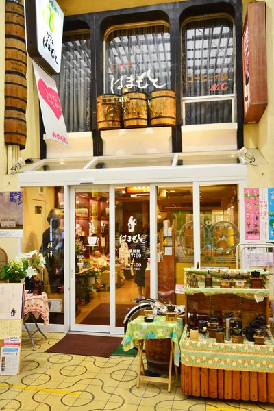 히메지; 일본-8 월 6 2017: 쇼핑 거리 — 스톡 사진
