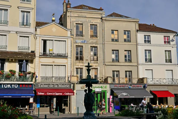 Fontainebleau, Francja - 21 lipca 2017: centrum miasta — Zdjęcie stockowe