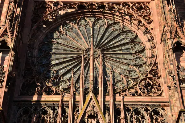 Estrasburgo, França - 28 de julho de 2017: catedral — Fotografia de Stock