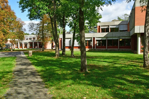 Les Mureaux; France - september 2017 : campus — Stok fotoğraf