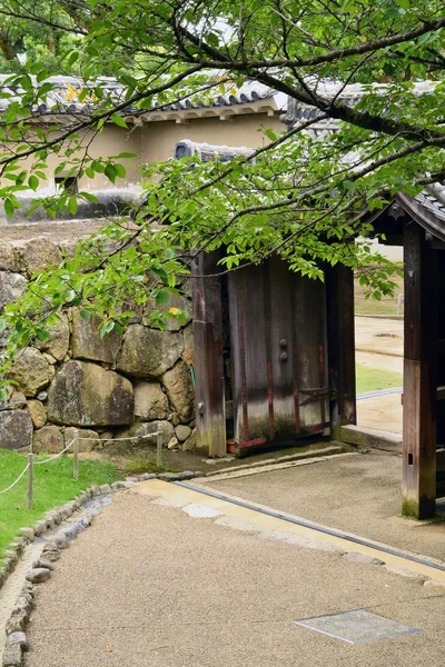Himeji; Japonia - sierpień 7 2017: średniowieczny zamek — Zdjęcie stockowe