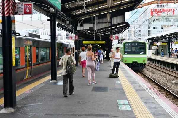 Osaka, japan - 5. august 2017: bahnhof — Stockfoto