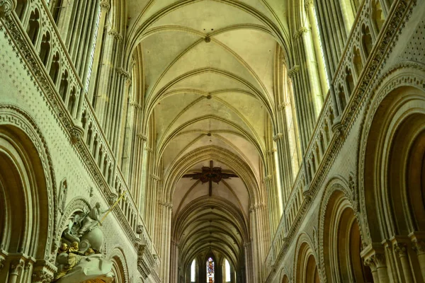 Bayeux; France - july 18 2017 : historical cathedral — Stock Photo, Image