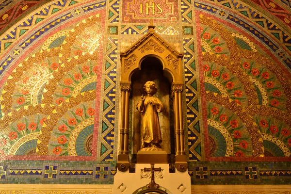 Lisieux; Francia - 17 luglio 2017: Basilica di Santa Teresa — Foto Stock