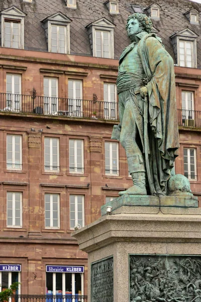 Estrasburgo, Francia - 13 de agosto de 2017: Kleber estatua — Foto de Stock