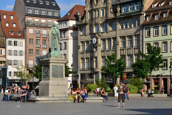 Estrasburgo, Francia - 28 de julio de 2017: Kleber square — Foto de Stock