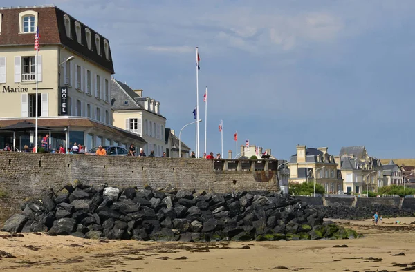 Arromanches; Franciaország - július 18 2017: történelmi város — Stock Fotó