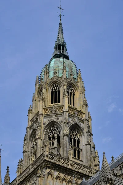 Bayeux; Francia - 18 de julio de 2017: catedral histórica —  Fotos de Stock