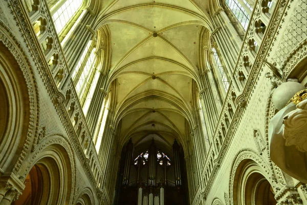 Bayeux; França - 18 de julho de 2017: catedral histórica — Fotografia de Stock