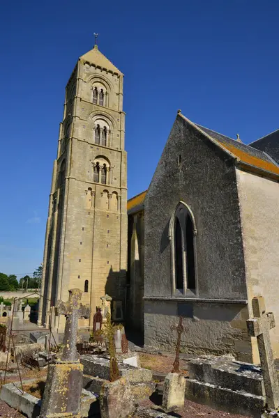 Ver-sur-Mer; Frankrike - juli 18 2017: historiska kyrka — Stockfoto