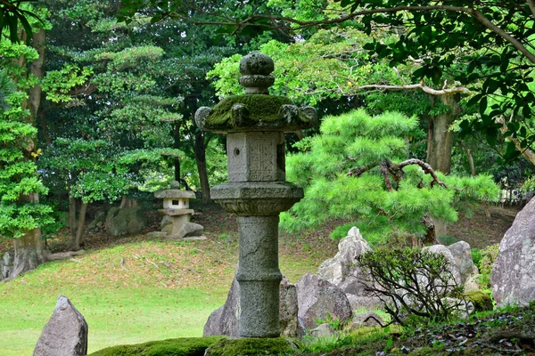 Hikone, Japonya - Ağustos 9 2017: tarihi Genkyuen Parkı — Stok fotoğraf
