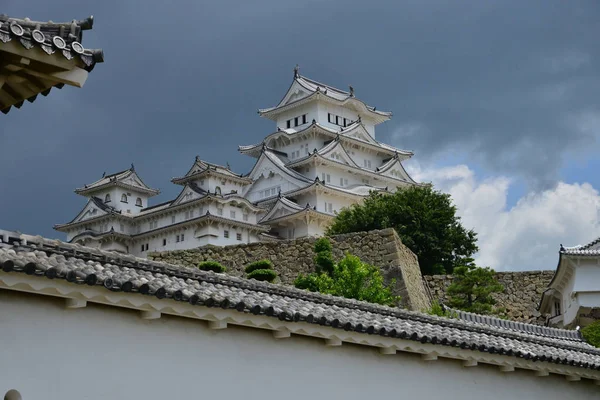 Химэдзи; Япония - 7 августа 2017: средневековый замок — стоковое фото