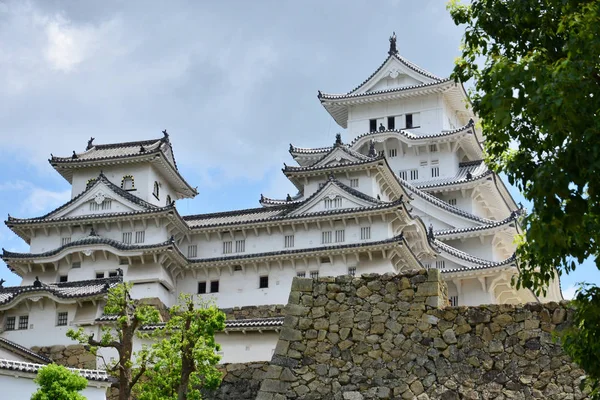 Himeji ; Japon - 7 août 2017 : château médiéval — Photo