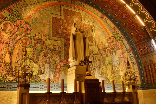 Lisieux; Francia - 17 luglio 2017: Basilica di Santa Teresa — Foto Stock