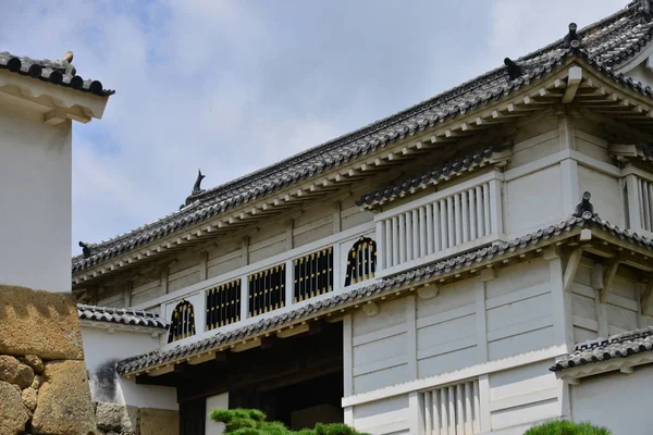 Himeji; Japón - 7 de agosto de 2017: castillo medieval — Foto de Stock