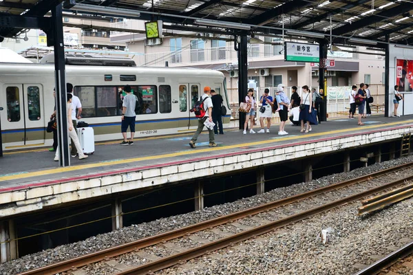 Osaka, Japón - 5 de agosto de 2017: estación de tren — Foto de Stock