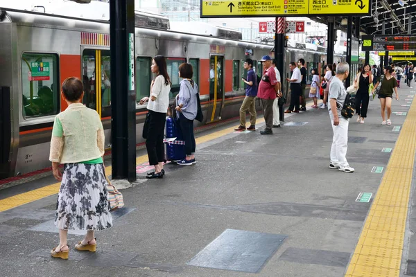 Osaka, Japan - augusti 5 2017: tågstation — Stockfoto