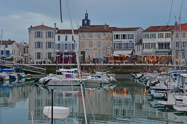 La Flotte; France - november 24 2017 : picturesque village and b — Stock Photo, Image