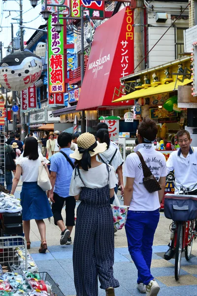 Osaka, Japón - 5 de agosto de 2017: distrito de Shinsekai — Foto de Stock