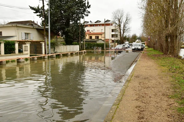 Les Mureaux; França - 29 de janeiro de 2018: aumento do nível da água — Fotografia de Stock