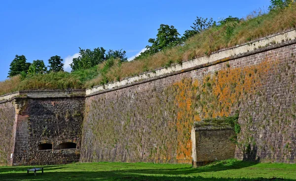 Neuf Brisach, Francia - 23 luglio 2016: fortificazione estiva — Foto Stock