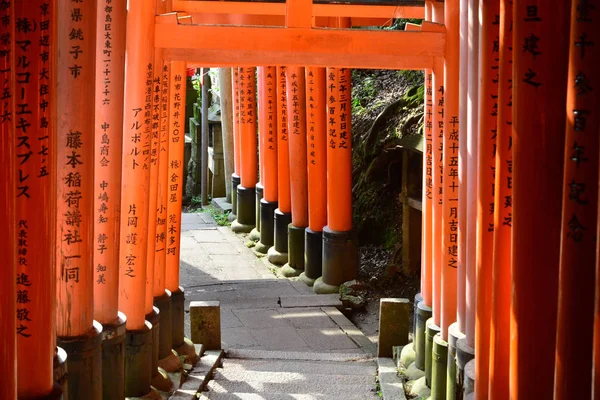 Kyoto, Japón - 8 de agosto de 2017: Fushimi Inari Taisha shrine — Foto de Stock