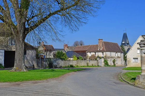 Boury en Vexin, France - april 3 2017 : picturesque village in s — Stock Photo, Image