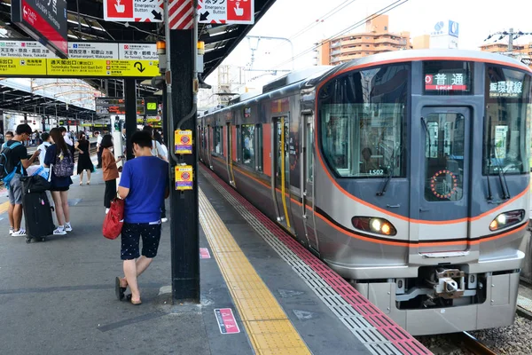 Osaka, Giappone - 5 agosto 2017: stazione ferroviaria — Foto Stock