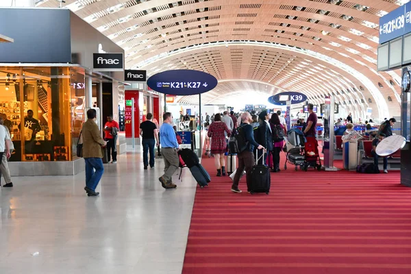 Roissy, Frankrike - maj 5 2017: Charles de Gaulle-flygplatsen — Stockfoto