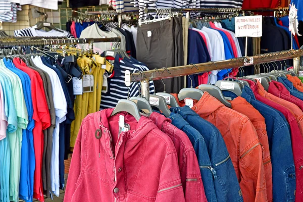 Le Croisic, Francia - 12 de abril de 2017: tienda — Foto de Stock