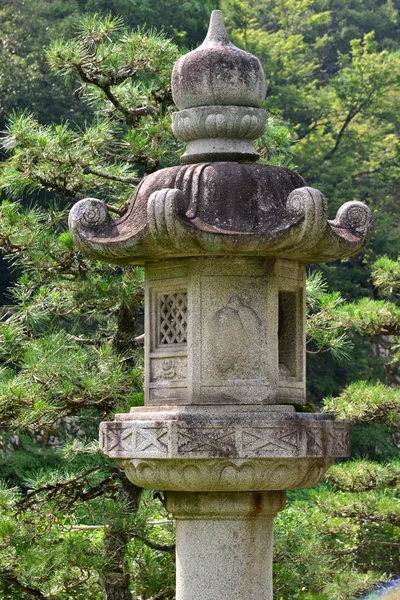 Hikone, Japonya - Ağustos 9 2017: tarihi Genkyuen Parkı — Stok fotoğraf