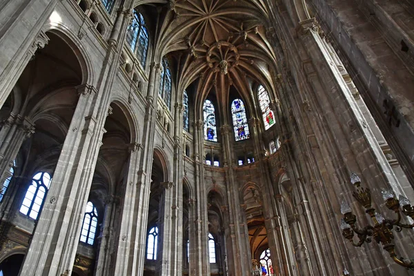 巴黎;法国-2017年12月22日: 圣尤斯塔歇教堂 — 图库照片