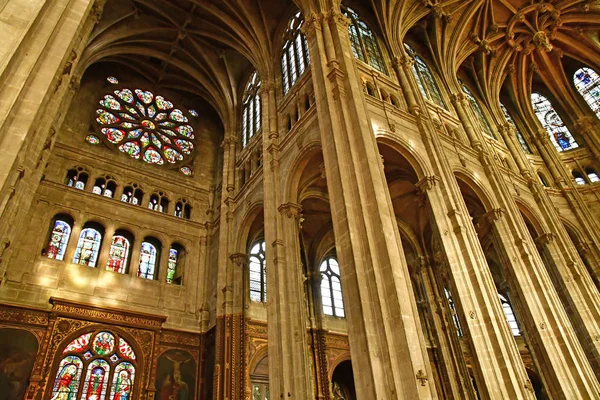 Paris; França - 22 de dezembro de 2017: Igreja de Saint Eustache — Fotografia de Stock