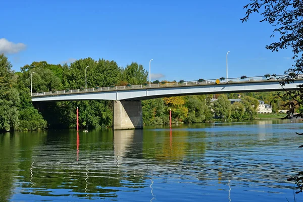 Les Mureaux, France - october 13 2017 : Seine riverside — 图库照片