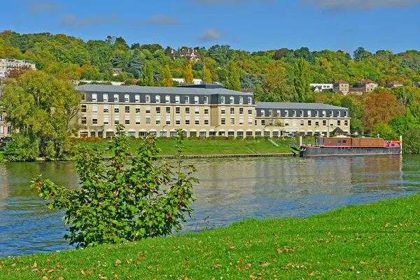 Les Mureaux, France - october 13 2017 : Seine riverside — Stock Photo, Image