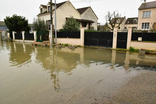 Les Mureaux ; France - 29 janvier 2018 : élévation du niveau d'eau — Photo