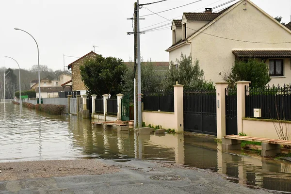 Les Mureaux; France - january 29 2018 : rise in the water level — Stock Photo, Image