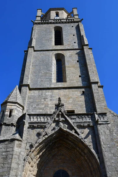 Batz sur Mer, France - april 12 2017 : Saint Guenole church — стокове фото