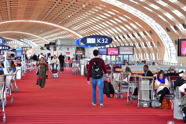 Roissy, Frankrike - maj 5 2017: Charles de Gaulle-flygplatsen — Stockfoto