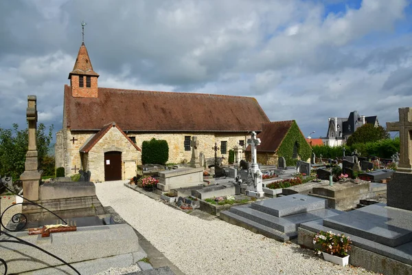 Benerville sur Mer, Francia 27 de septiembre de 2019: la iglesia —  Fotos de Stock