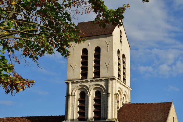 Verneuil sur Seine; Francia - 17 de mayo de 2017: iglesia —  Fotos de Stock