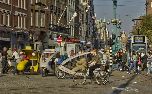 Amsterdam, Nederland - november16 2018: pittoreske stad in w — Stockfoto