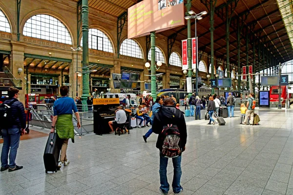 Париж; Франция - 1 мая 2019 года: Северный вокзал — стоковое фото