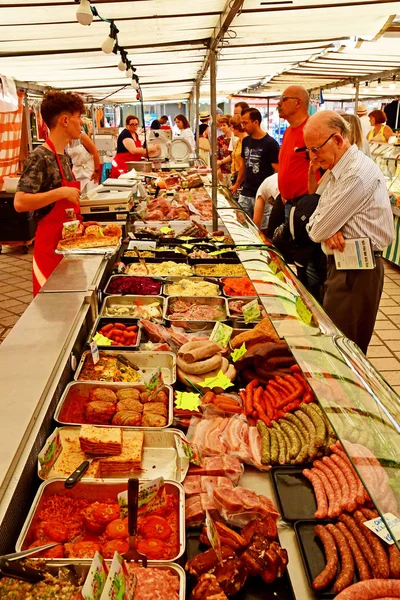Saint Germain en Laye; Francia - 4 de agosto de 2019: mercado — Foto de Stock