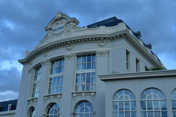 Trouville sur Mer, Francia - 27 de septiembre de 2019: pintoresca ciudad — Foto de Stock