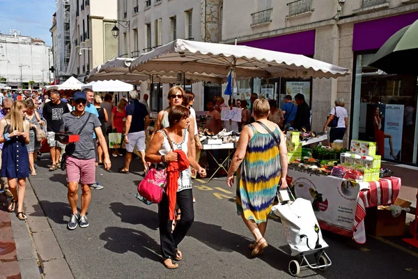 Saint germain en laye; frankreich - 4. august 2019: markt — Stockfoto