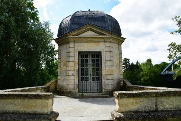 Neuville sur Oise; France - august 16 2019 : the Pavillon d Amou — Stock Photo, Image