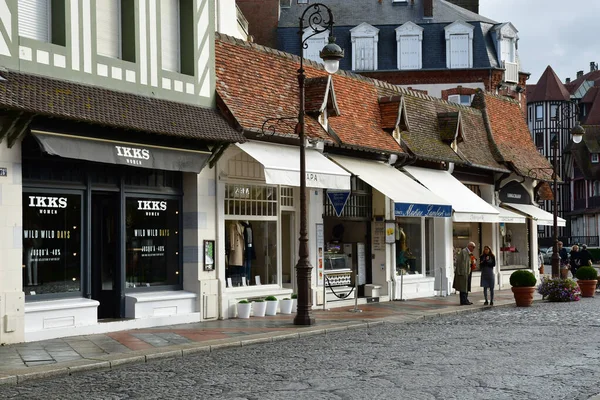 Deauville, Francia - 27 settembre 2019: edificio — Foto Stock