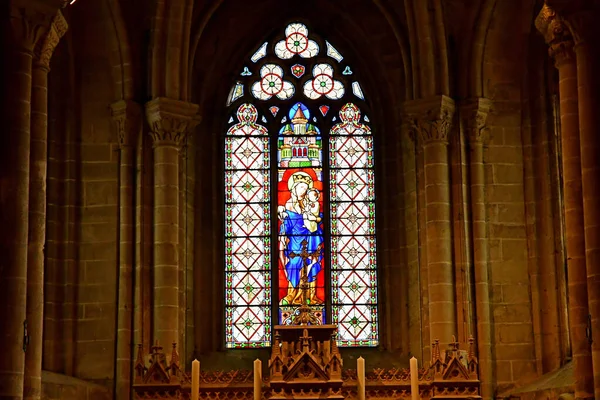 Auvers sur Oise; France - july 26 2019 : Notre Dame chuch — Stock Photo, Image