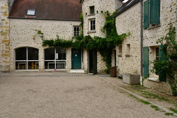 Jouy le moutier; Frankreich - 4. September 2019: ecancourt farm — Stockfoto